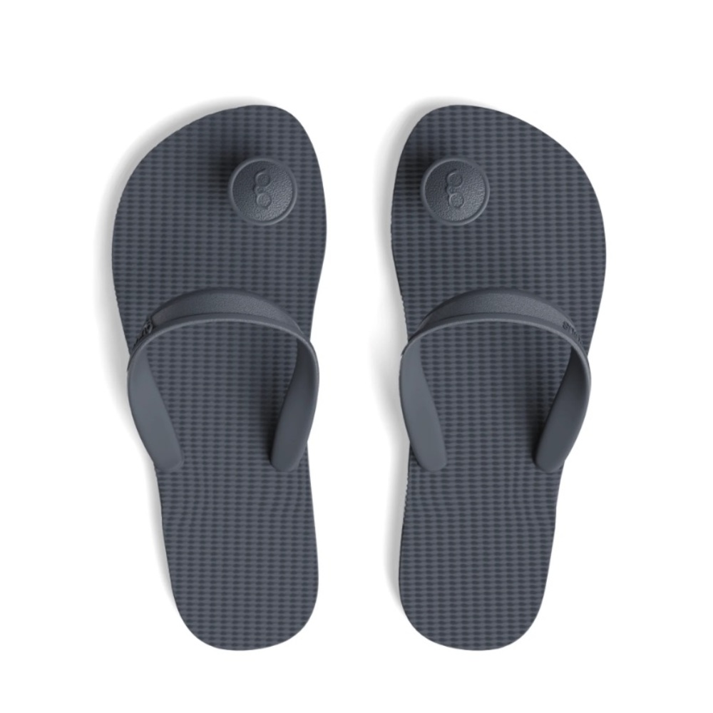 Gurus thongs/flip-flops, size M.  Fits women 8-9.  New in box.